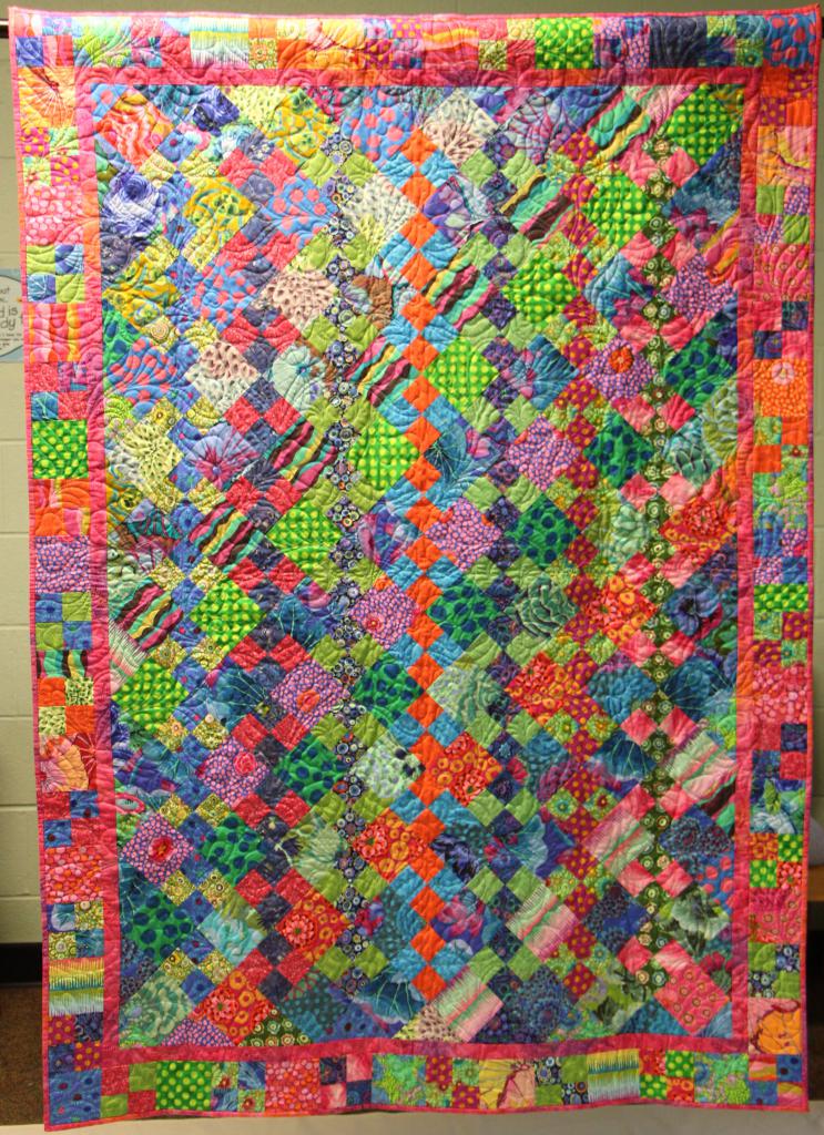 Quilting Service (Medium) Honorable Mention: Pat Dwinell & Pat Horning, Dottie for Kaffe